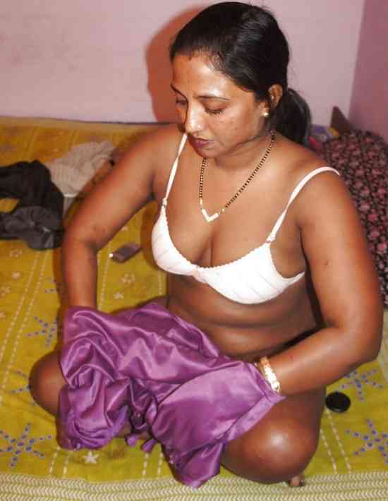 550px x 710px - Indian xxx mallu bhabhi hot nude Aunty photo Housewife sex Pics ...